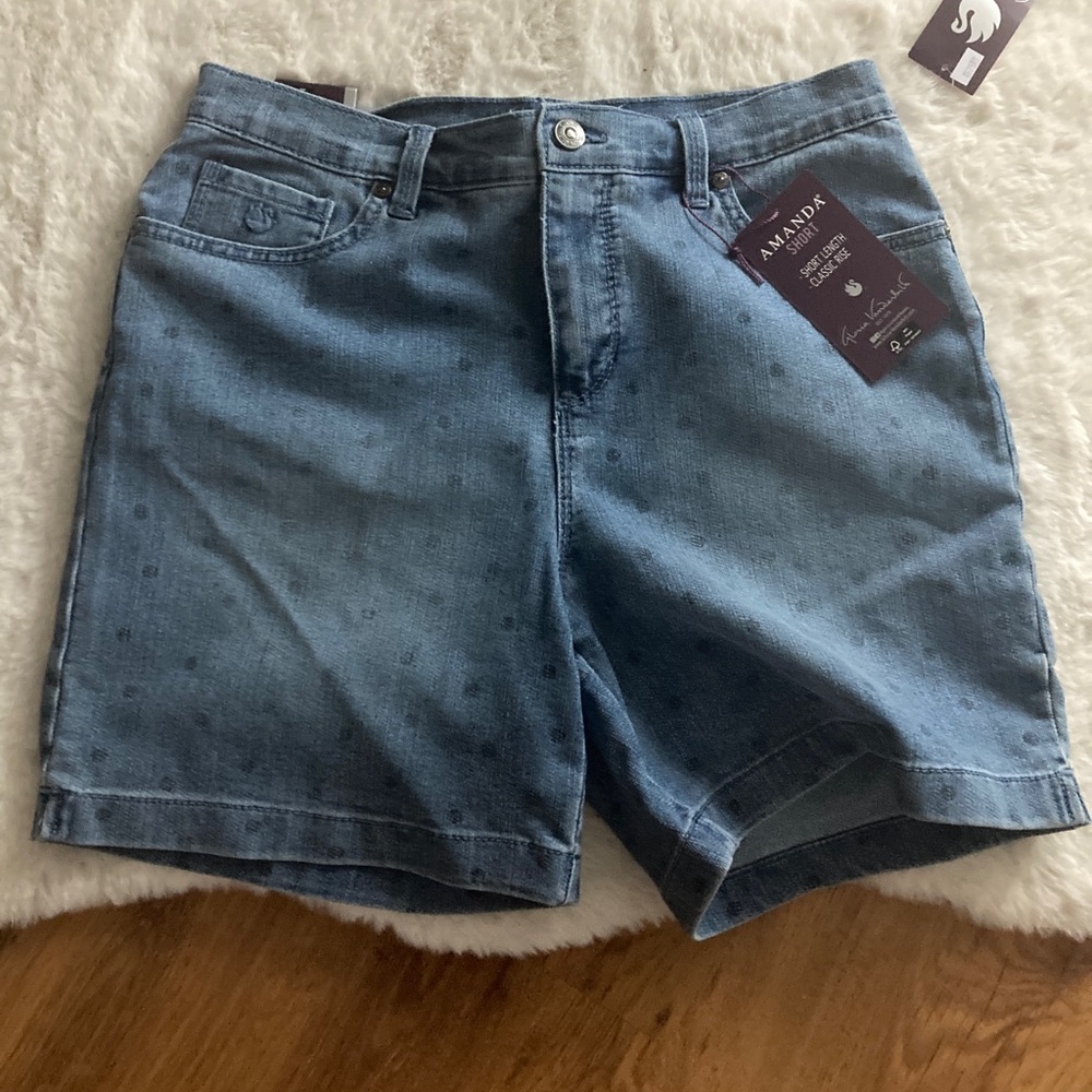 Polka dot denim shorts Amanda denim jean size 8 petite Gloria Vanderbilt